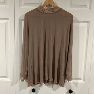 LOGO Layers Beige Lace Trim Mock Neck Layering Top Size Large Lightweight Earthy